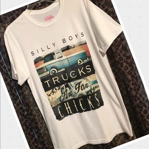 😳SALE😳Country Novelty Tee-Shirt. Size Large